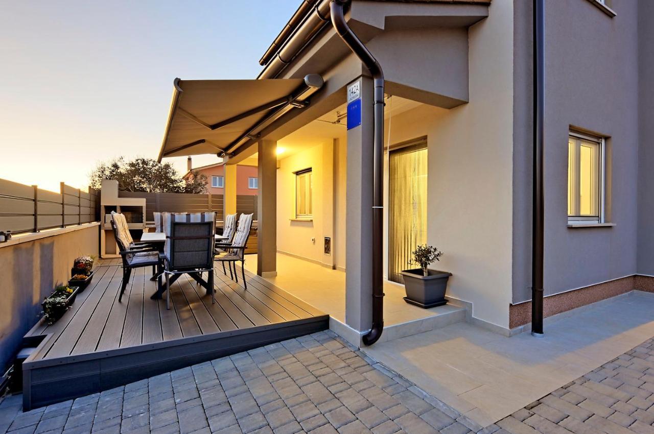 Casa Tara Three-Bedroom Holiday Home Pula Exterior photo